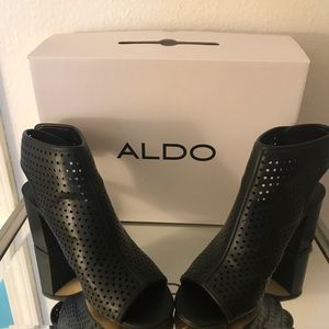 Aldo open toe high heel sandals. So fun!